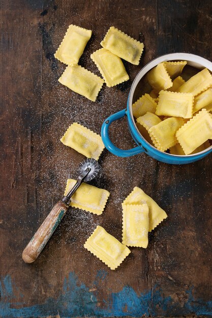 Ongekookte ravioli-pasta