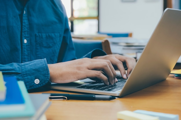 Online connect-technologie gebruiken voor zaken, onderwijs en communicatie