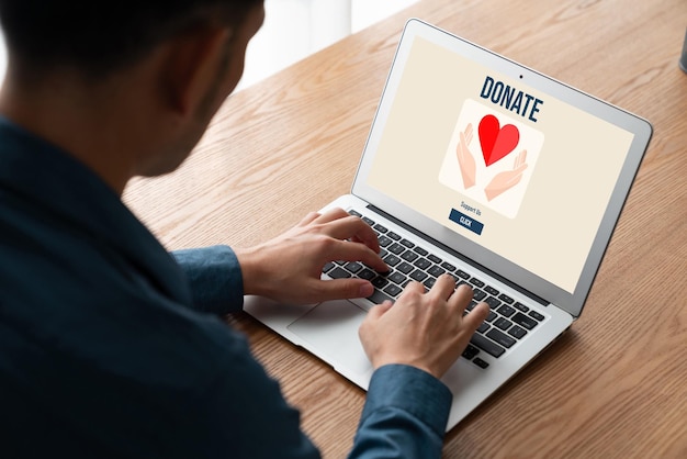 La piattaforma di donazione online offre un sistema di invio di denaro alla moda