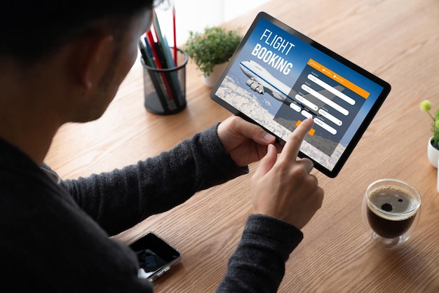 온라인 항공편 예약 웹사이트는 현대적인 예약 시스템을 제공합니다.
