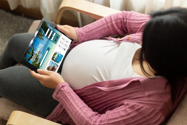 Online hotelaccommodatie boekingswebsite bieden modisch reserveringssysteem Reistechnologie concept