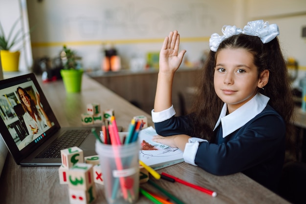 Online leren op afstand. Onderwijs op afstand.