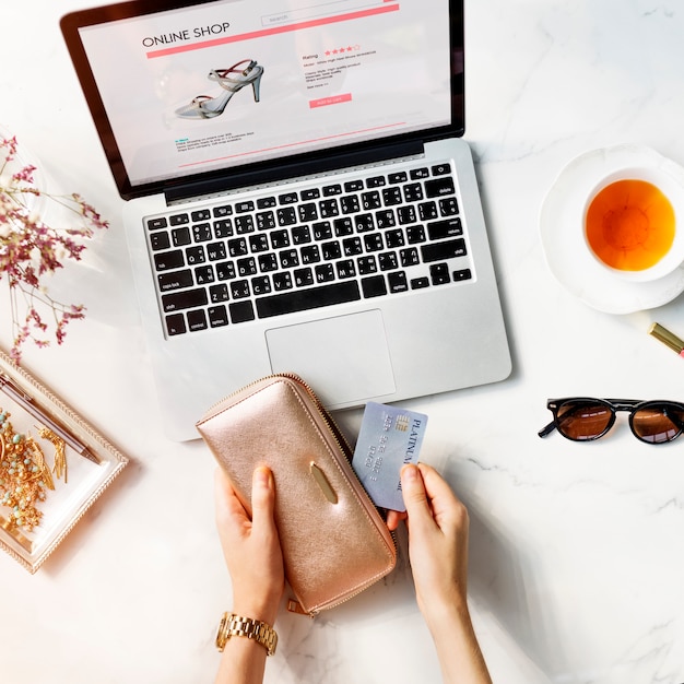 online purchase credit card wallet tea concept