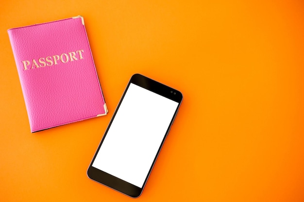 白い空白の画面とピンクのオンライン登録デジタルモックアップモバイル接続スマートフォン