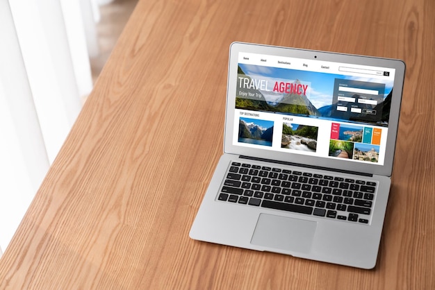 写真 現代的な検索と旅行計画のためのオンライン旅行代理店のウェブサイト