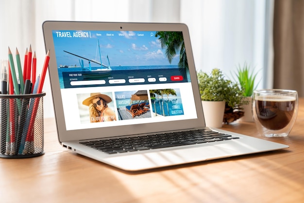온라인 여행 에이전시 웹사이트는 모디쉬 검색과 여행 계획을 위해 항공기, 호텔 및 투어 예약에 대한 거래와 패키지를 제공합니다.