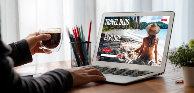 Online travel blog website provide travel information on social media snugly