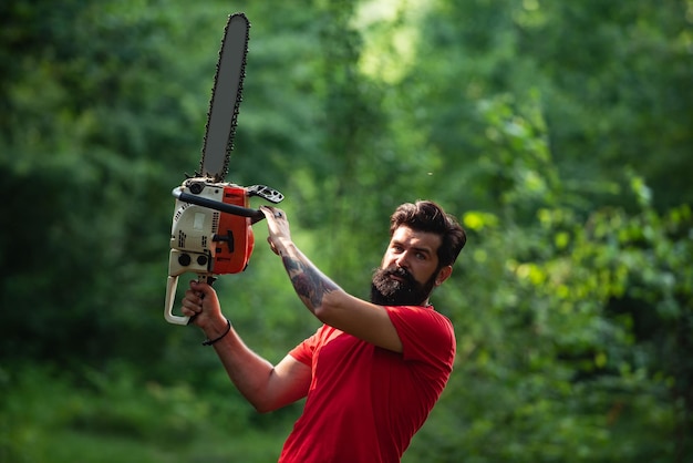 Ontbossing is een belangrijke oorzaak van landdegradatie en destabilisatie van natuurlijke ecosystemen.