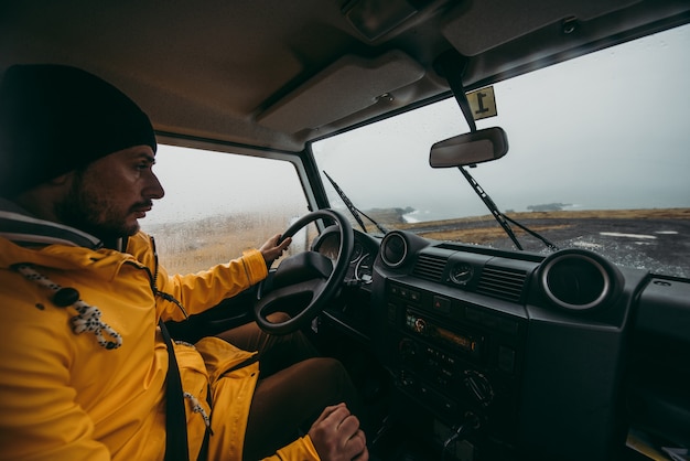 Ontdekkingsreiziger op de IJslandse tour, reis door IJsland en ontdek natuurlijke bestemmingen