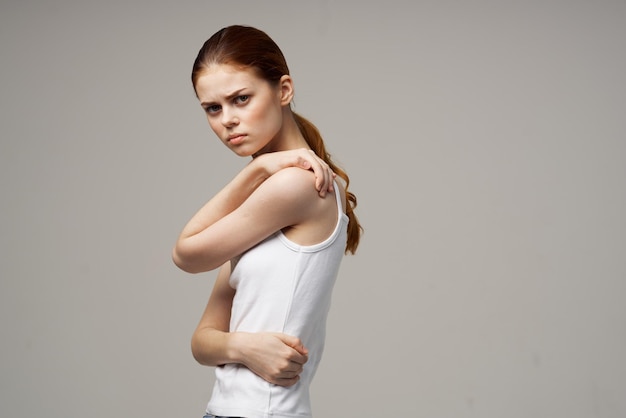 ontevreden vrouw pijn in de nek artritis chronische ziekte studio behandeling hoge kwaliteit foto