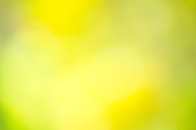 Ontfocusd beeld van een gele hemel