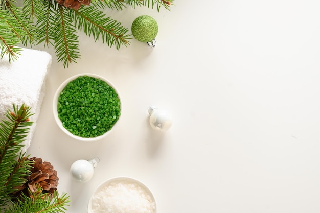 Ontspan en wellness voor de kerstvakantie cosmetische zeezout wellness-objecten