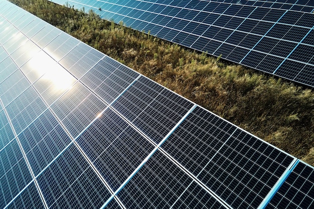 Ontwikkeling van fotovoltaïsche zonnepanelen van alternatieve hernieuwbare energiebronnen