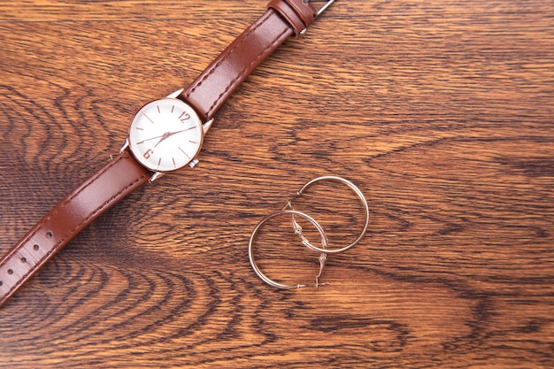 Oorbellen met horloge voor dames