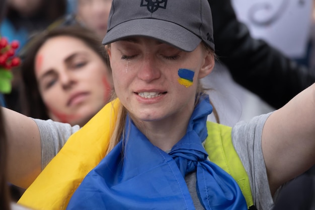 Foto oorlog in oekraïne rally op onafhankelijkheidsplein in kiev