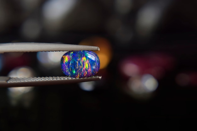 opal Is a gem that has beautiful colors Rare and expensive In the gemstone clamp