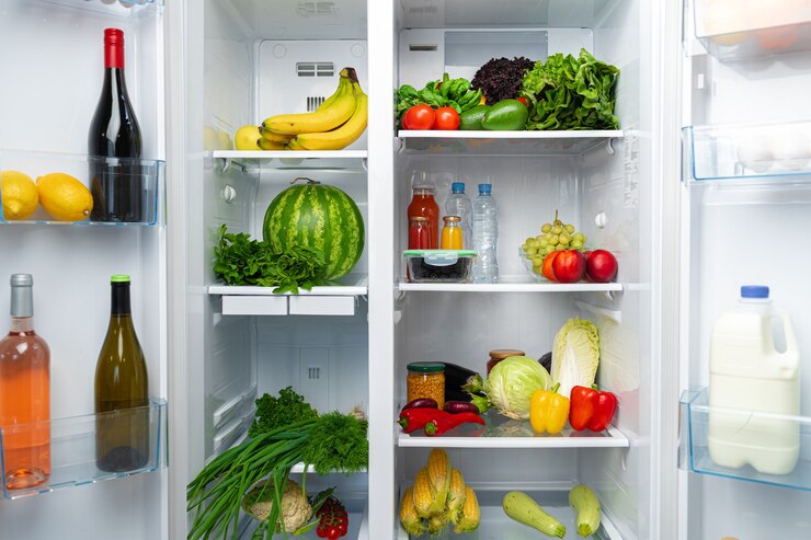 Photo open fridge full of fruits, vegetables and drinks