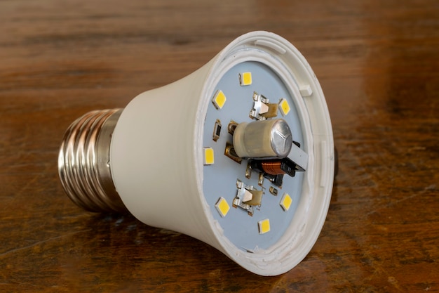 Open led lamp for repair