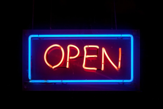 Photo open neon light