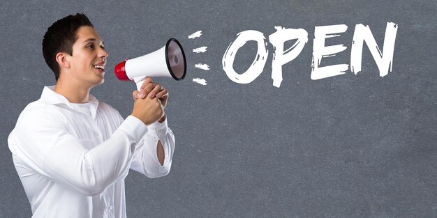 Open winkel restaurant café supermarkt retail business concept jonge man megafoon