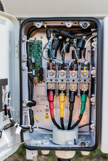 Opened voltage inverter at the back side of solar panel