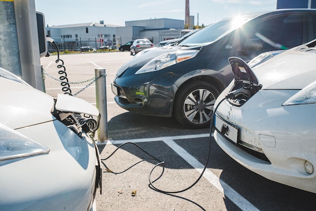 Opladen van elektrische auto's bij parkeergarage aria