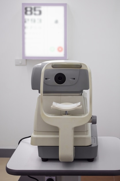 Optometry eye test device machine