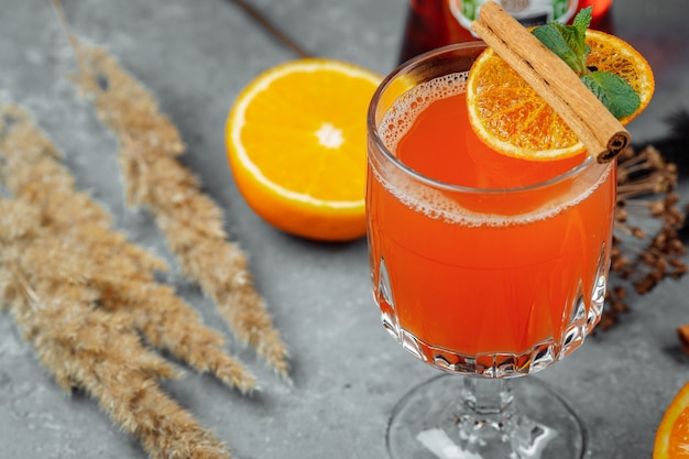 Opwarmende wintercocktail met aperol