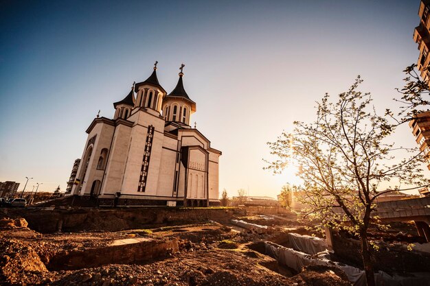 Oradea Roemenië met fort ook bekend als Nagyvarad en in de backround Catedrala Episcopala invierea Domnului West-Transsylvanië in Roemenië