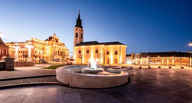 Oradea Roemenië met Union Square Piata Unirii de hoofdstad van Art Nouveau West Transsylvanië in Roemenië Historische culturele stad in Europa