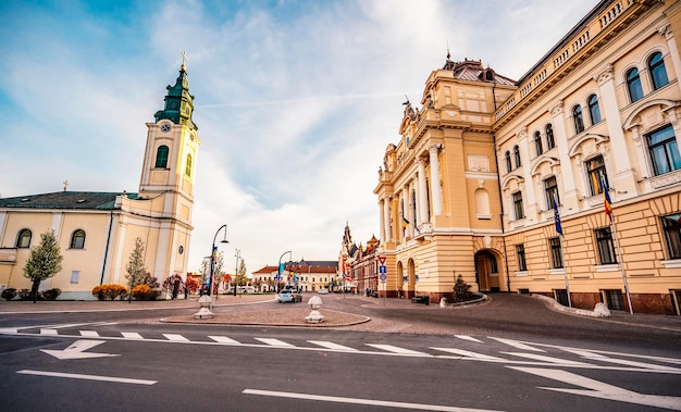 Union Square가 있는 Oradea Romania Piata Unirii 아르누보의 수도 루마니아의 Western Transylvania 유럽의 역사적인 문화 도시