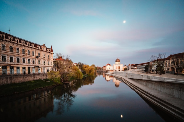 Union Square가 있는 Oradea Romania Piata Unirii 아르누보의 수도 루마니아의 Western Transylvania 유럽의 역사적인 문화 도시