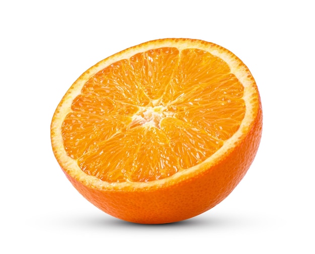 オレンジ色の果物は、白い背景で隔離の半分にカット。