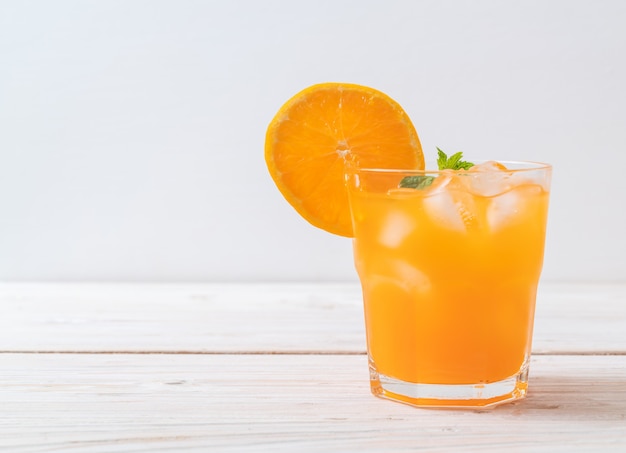 orange juice with ice