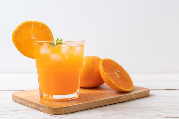 orange juice with ice