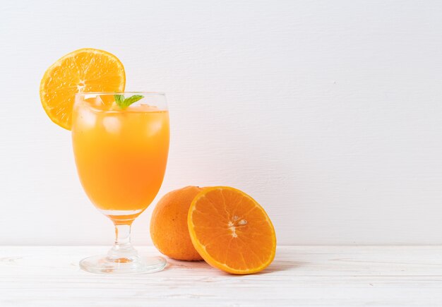 orange juice with ice