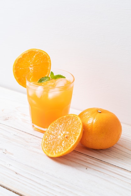 orange juice with ice