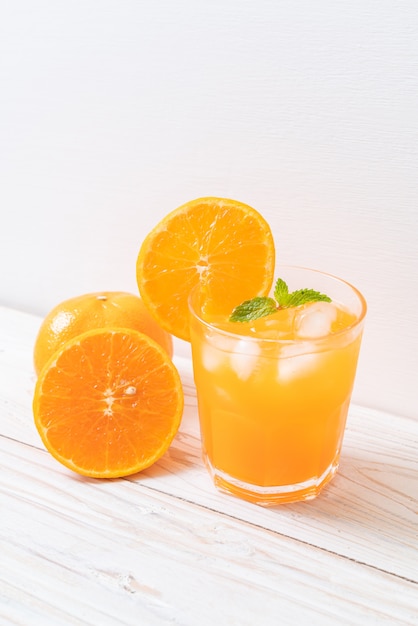 orange juice with ice