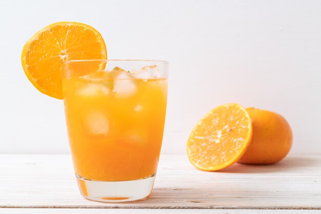 orange juice with ice