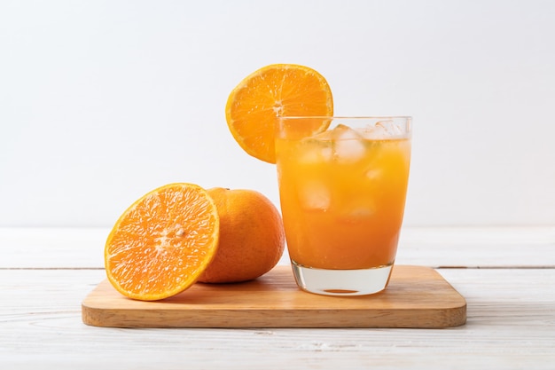 orange juice with ice