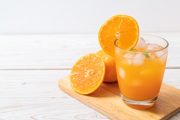 orange juice with ice