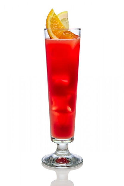 Photo orange raspberry cocktail in sling glass