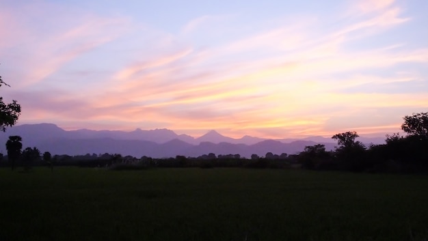 西ガーツのオレンジ色の夕日