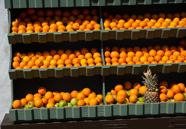 オレンジの背景 店で栽培された新鮮なオレンジの品種 シュトルーデル ジュース用のオレンジ