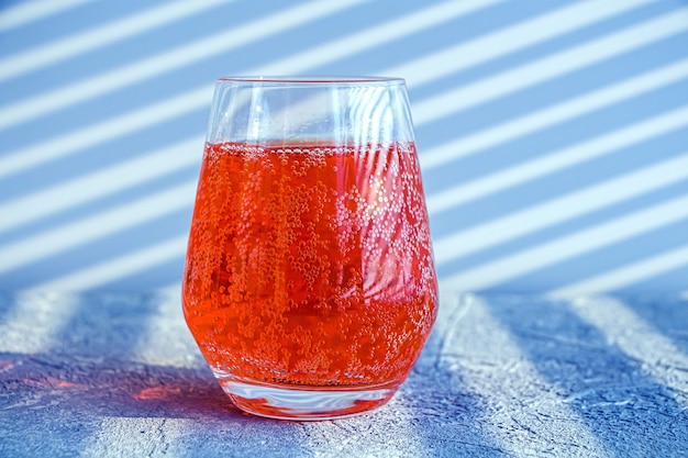 Oranje alcoholische cocktail aperol