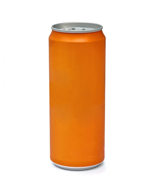 Oranje aluminium kan op wit