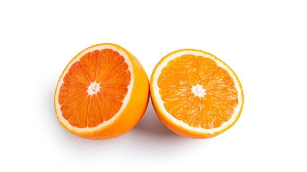 Oranje fruit geïsoleerd op een witte achtergrond. Hoge kwaliteit foto