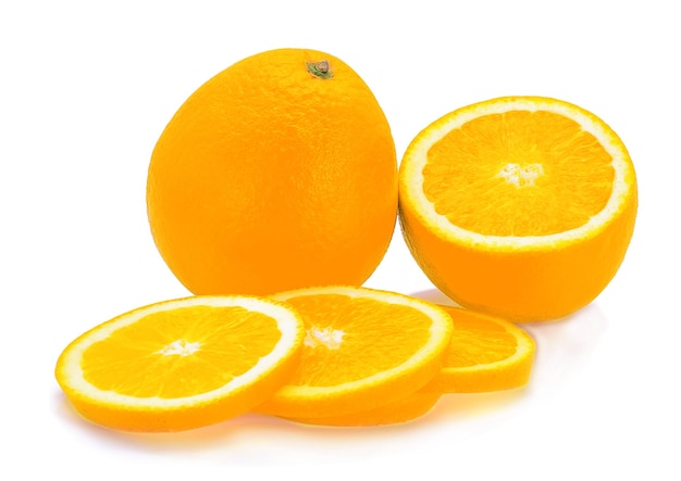 Oranje fruit geïsoleerd op een witte achtergrond