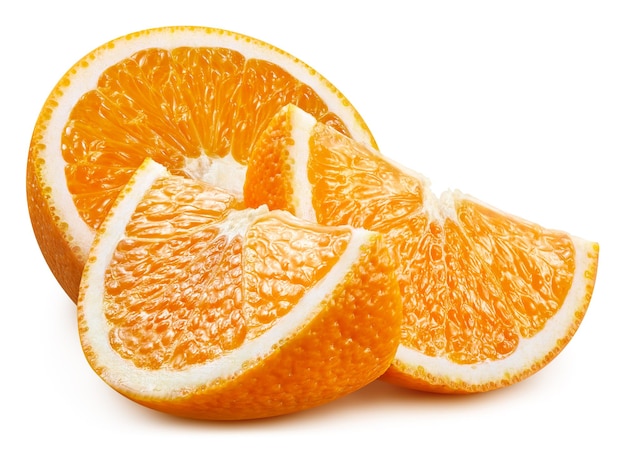 Oranje fruit uitknippad. Verse biologische sinaasappel geïsoleerd op wit.