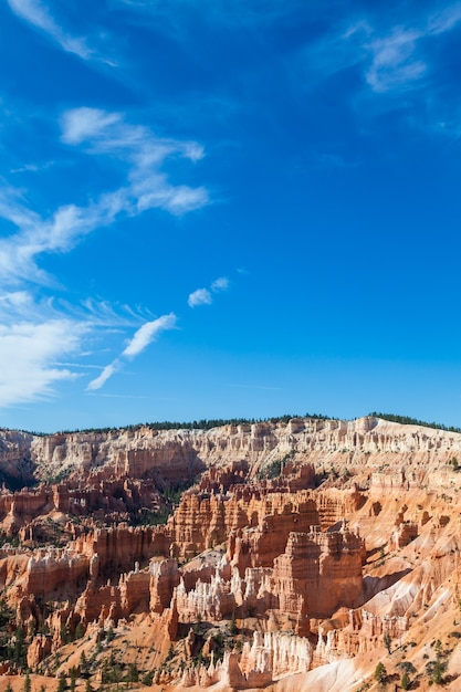 Oranje kleuren in dit iconische uitzicht op Bryce Canyon National Park, VS